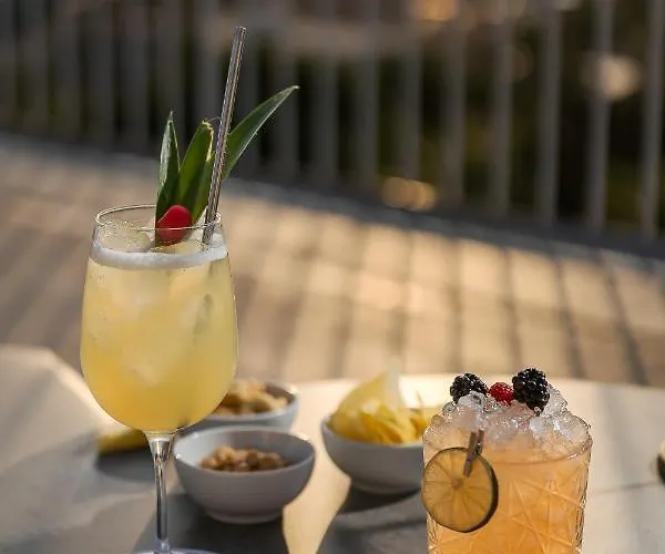 Domo20 & Rooftop Hotel