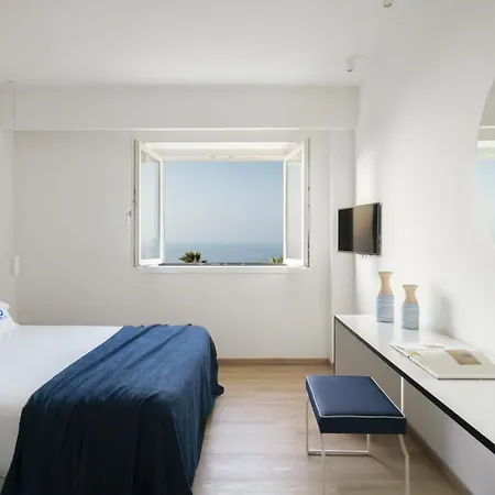 Domo 20 & Rooftop Hotel 2*