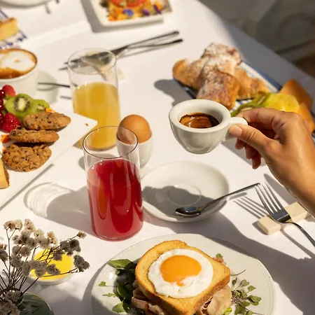 Domo 20 & Rooftop فندق فيكو إيكوينس