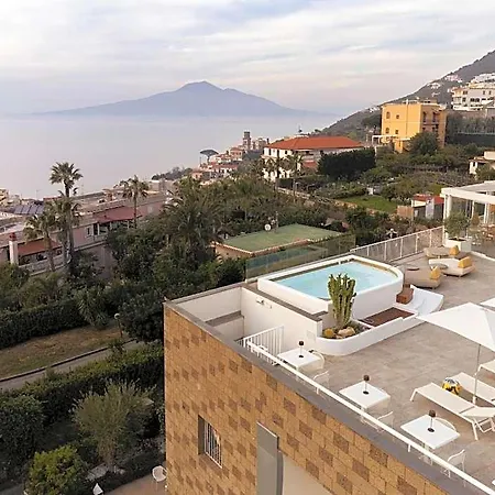 Hotel Domo20 & Rooftop 3*