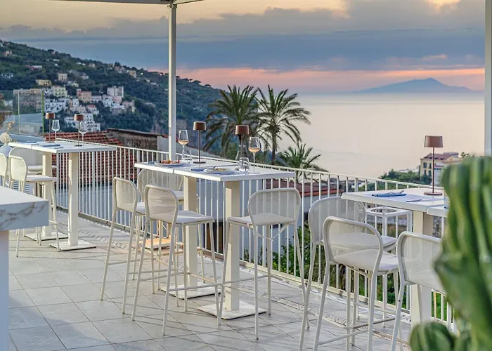 Domo20 & Rooftop Otel 3*