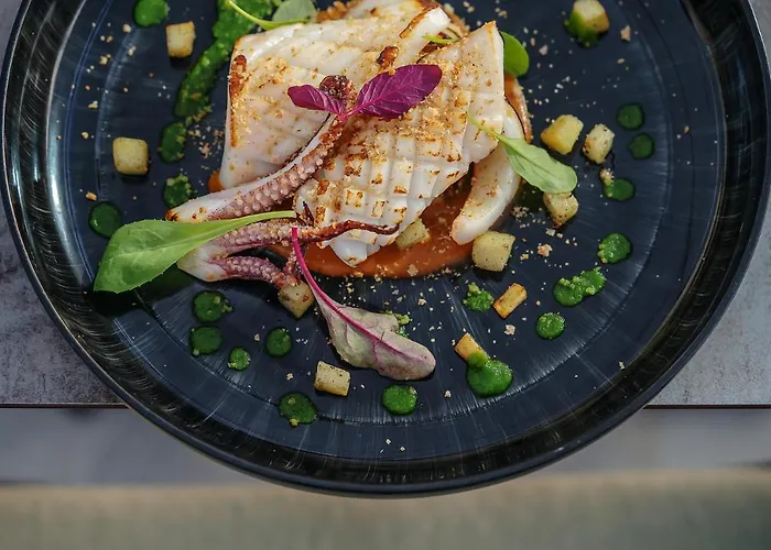 Domo20 & Rooftop فندق فيكو إيكوينس