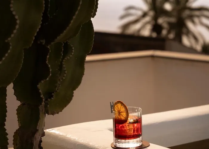 Domo20 & Rooftop فندق فيكو إيكوينس