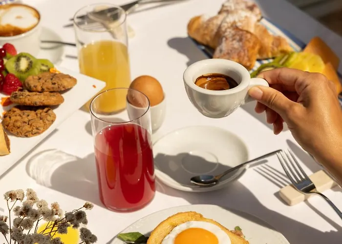 Domo20 & Rooftop فندق فيكو إيكوينس