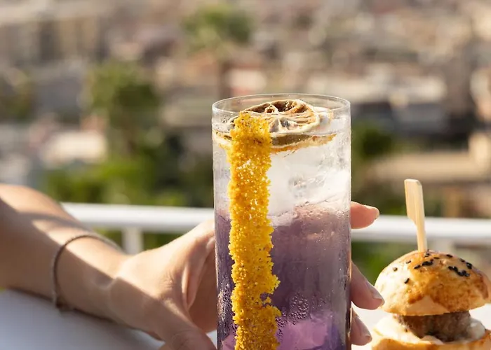 فندق Domo20 & Rooftop 3*